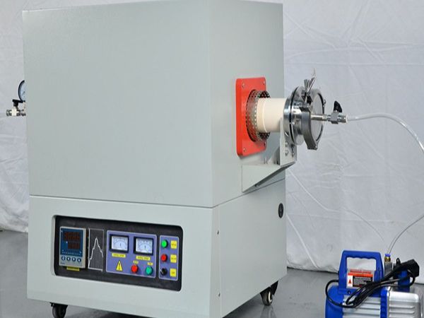 Forno per tubi: attrezzature di base e sviluppi tecnologici nel trattamento termico industriale